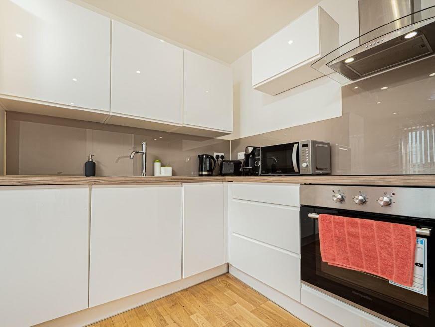 Easystay Slough Central Free Parking Bagian luar foto