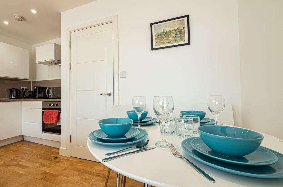 Easystay Slough Central Free Parking Bagian luar foto