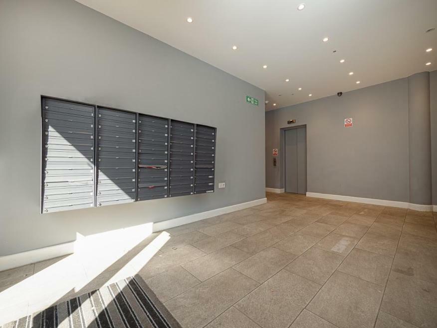 Easystay Slough Central Free Parking Bagian luar foto